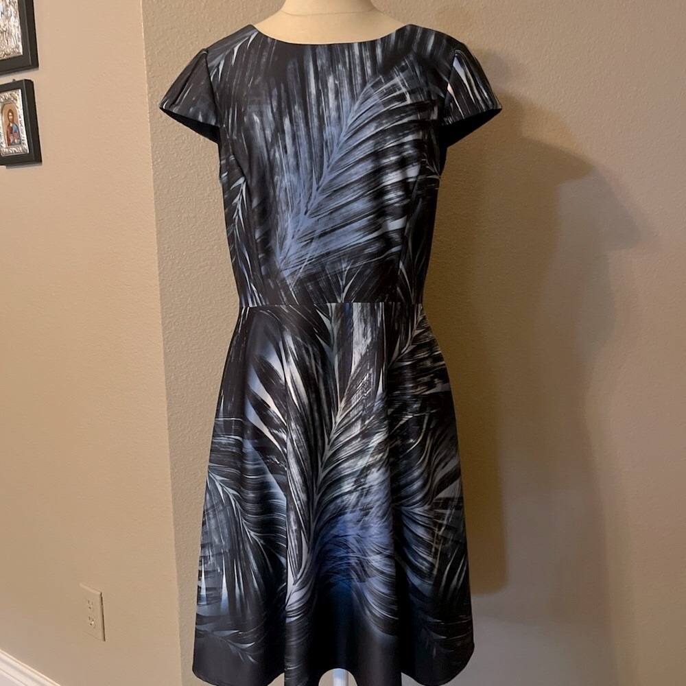 Tahari ASL size 10 dress, botanical print with flared skirt